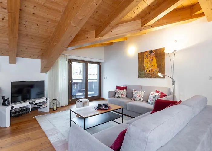 Luna By Happy Apartment